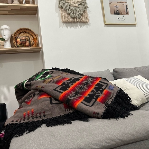 Beaver State Pendleton vintage wool Aztec blanket - Picture 2 of 7